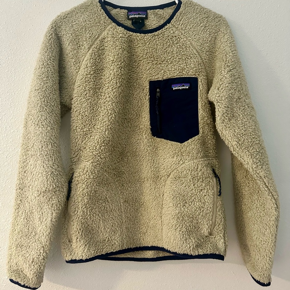 Patagonia women  Cream and Navy Crewneck Sweater
